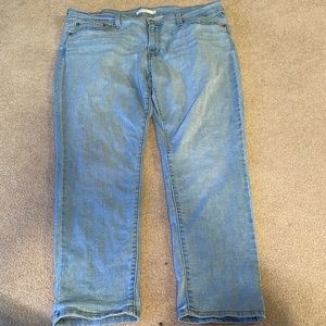 NWOT Levi’s Boyfriend Jeans